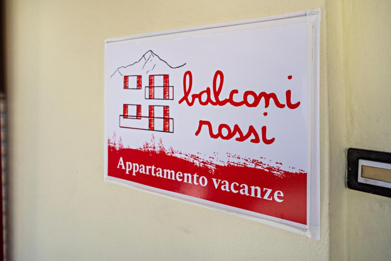 Balconi Rossi Apartment *